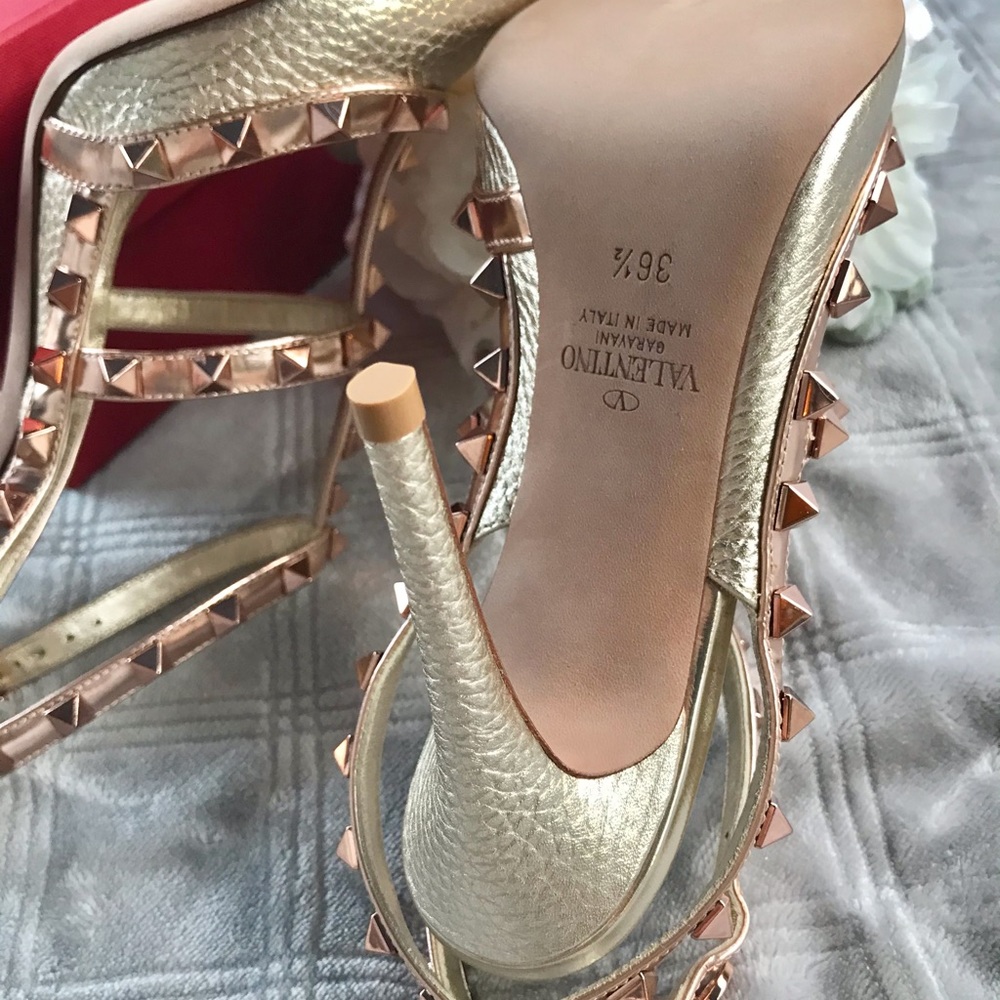 Valentino Rockstud Pumps - Picture 13 of 16